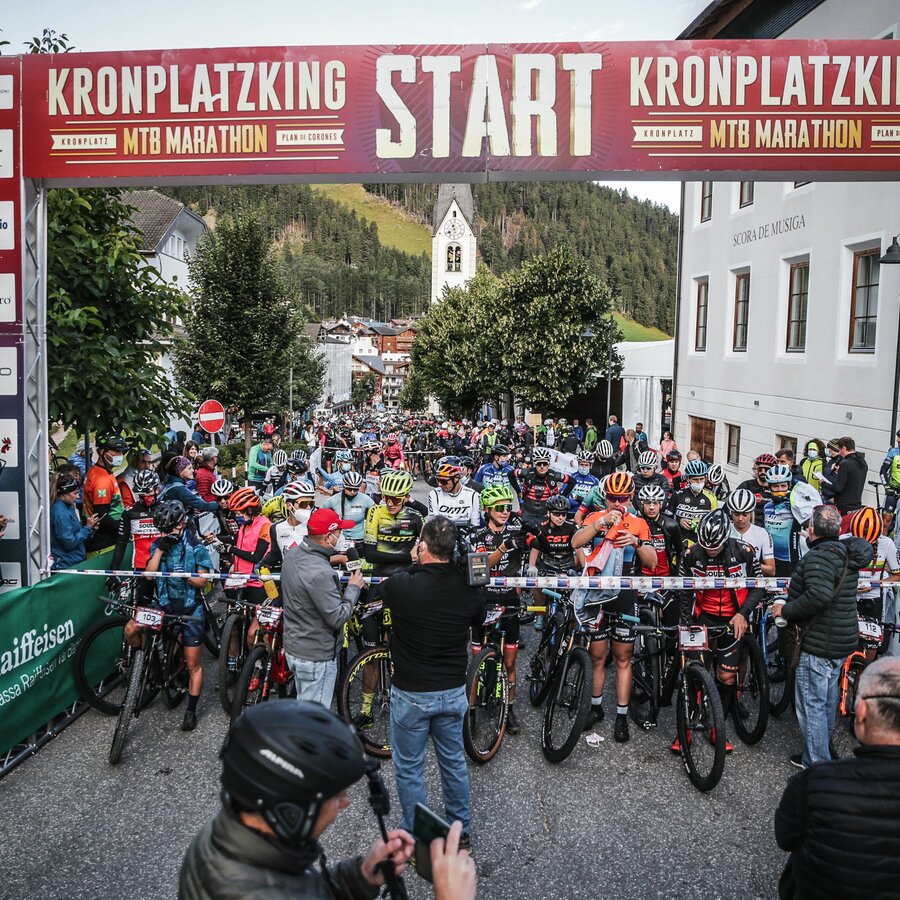 Der Start des Kronplatz King Marathons in St. Vigil. | © Armin Huber