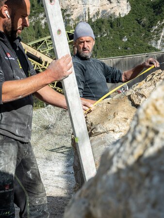 Im Steinbruch für die "Steinmänner" des Panoramaweges Concordia 360°. | © Helmuth Pizzinini