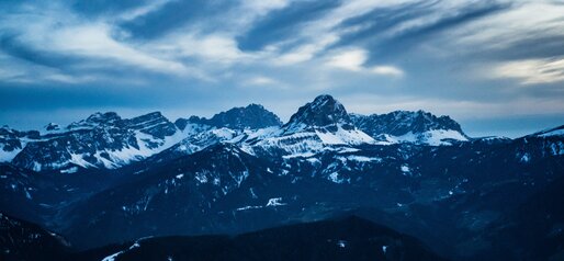 Aussicht auf den Peitlerkofel bei bewölktem Himmel. | © Skirama Kronplatz